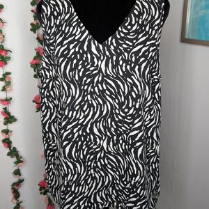 Nine West Monochrome Abstract Sleeveless Top